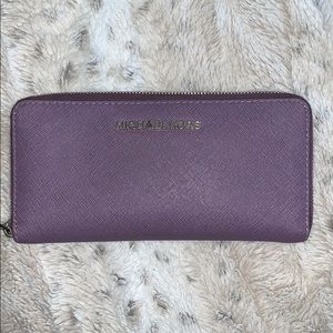 Purple wallet 🤍